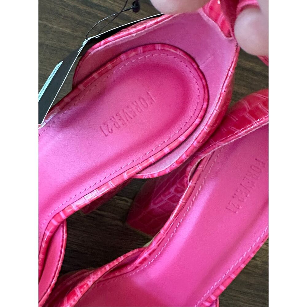 NWT! Forever 21 hot pink pumps - Picture 6 of 7